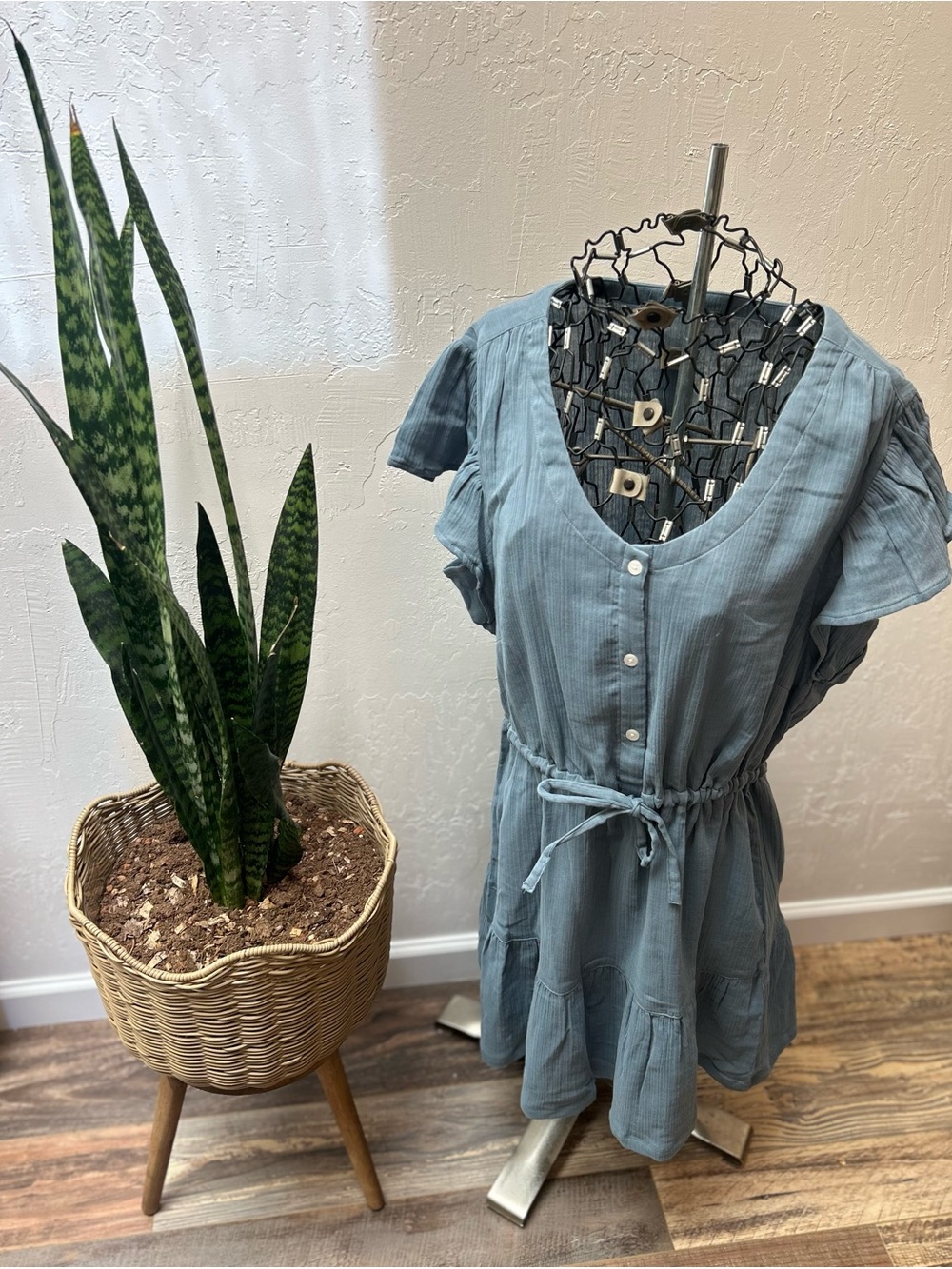 North River Outfitters Blue Woven Short‎ Ruffle Sleeve Dress Button V-Neck M